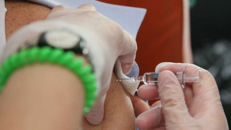 Infarmed acrescenta que estão em curso “outros processos de negociação para a aquisição de vacinas para a Covid-19"