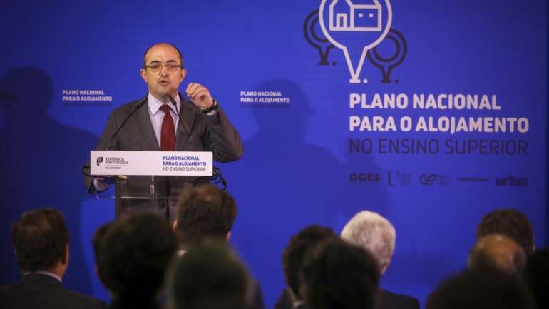 Se no espaço europeu isso representava alguma dificuldade, fora do espaço europeu essa dificuldade era "enorme". Por isso, o Governo introduziu este ano "condições novas para que o processo de candidatura possa ser fácil".