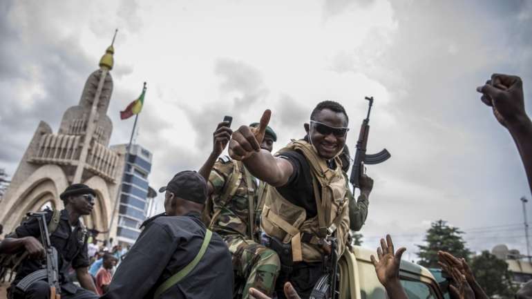 Os chefes de Estado do bloco regional, composto por 15 países (incluindo o Mali), apoiaram esta medida numa cimeira virtual extraordinária realizada na capital da Nigéria