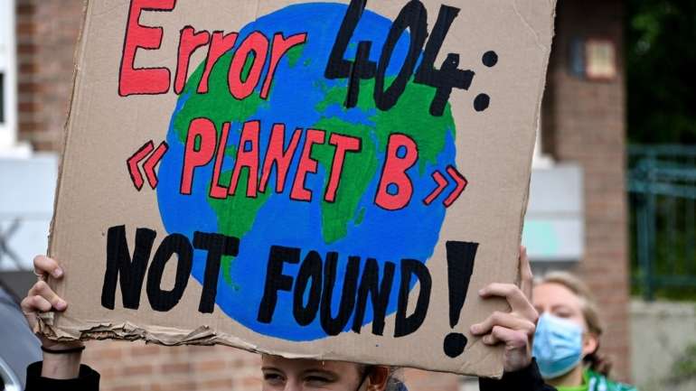 De acordo com o comunicado, a redução da pegada de carbono para metade iria fazer com que o "cartão de crédito ambiental" só começasse a ser usado no fim de novembro (93 dias mais tarde)