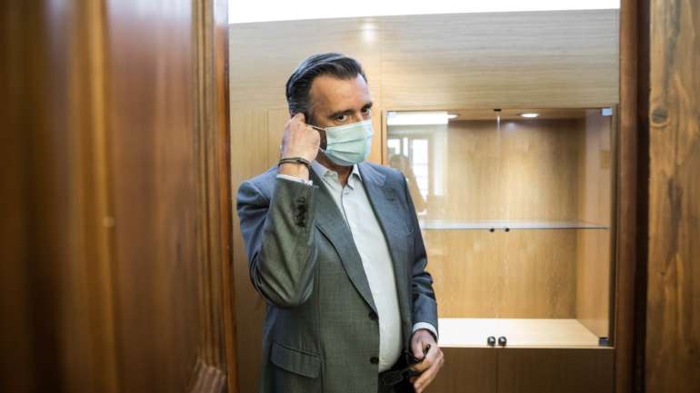 O único deputado da Iniciativa Liberal, João Cotrim Figueiredo, enviou a questão ao ministro de Estado e das Finanças