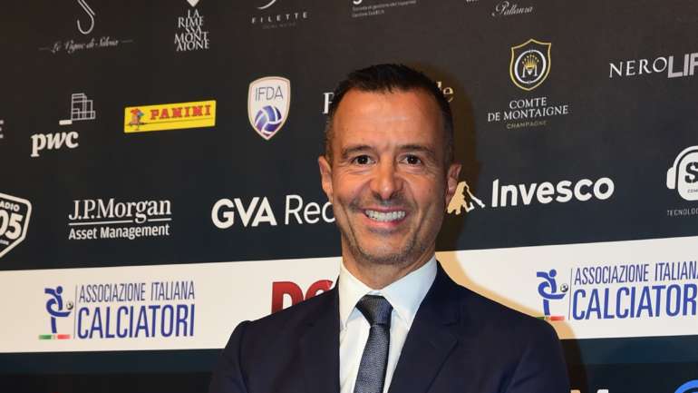 Jorge Mendes e Peter Lim acusados de "comprar direitos de jogadores e vendê-los depois ao Valência CF, por um valor superior
