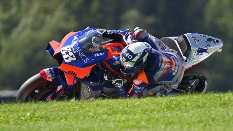 Miguel Oliveira conquistou a primeira vitória no MotoGP, depois das seis no Moto3 e de outras tantas no Moto2, com uma dupla ultrapassagem na última curva