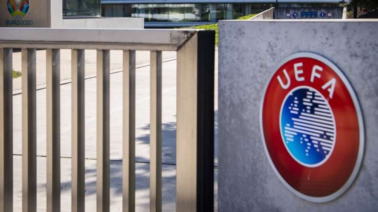 O desafio que vai opor o Bayern de Munique, campeão da Europa, ao Sevilha, vencedor da Liga Europa, está marcado para 24 de setembro, será o primeiro com público desde o início da pandemia no Continente e vai servir para ser estudado o impacto dos espetadores no Protocolo Regresso a Jogo da UEFA.