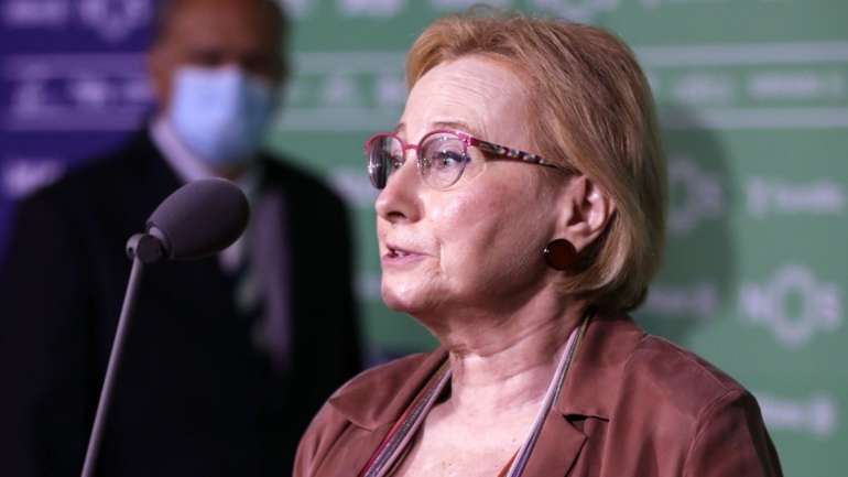 "O primeiro parâmetro é que a doença não esteja a circular de forma muito intensa. A intensidade da pandemia é que vai determinar a nossa capacidade de nos juntar. Todos desejamos que na próxima época o vírus tenha uma circulação controlada. Se isso vai acontecer? Não sei", afirmou, à margem do sorteio, que decorreu em Vila Nova de Gaia (Porto).