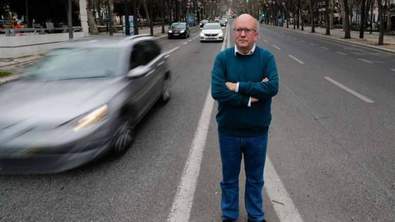 O Governo levou a cabo um levantamento da situação das pedreiras em Portugal, depois de um acidente no Alentejo, ter provocado vítimas mortais e concluiu, no final do ano passado, que 21 pedreiras, de um universo de 185, estavam em incumprimento por falta de vedações.