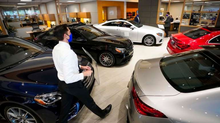 Foram realizadas 37 buscas, 11 das quais domiciliárias, 19 não domiciliárias e sete em veículos automóveis