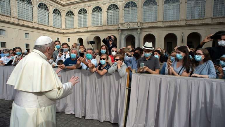 O Papa disse ainda que, por mais de cem anos, o Líbano foi um país de esperança e que mesmo durante os períodos mais sombrios de sua história, os libaneses "mantiveram sua fé em Deus e demonstraram a capacidade de fazer da sua terra um lugar de tolerância, respeito e convivência único na região".