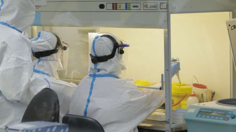 França já tem mais de 300 mil infetados