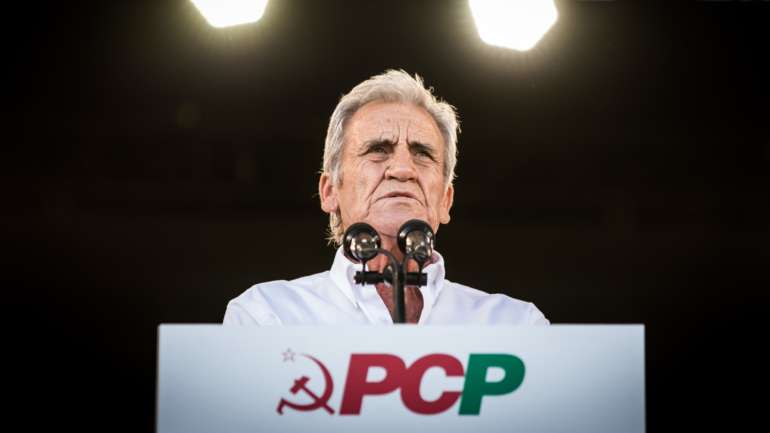 Jerónimo de Sousa discursa no comício da 44.ª edição da Festa do Avante.