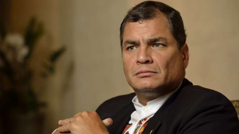 O ex-presidente ficou conhecido quando concedeu asilo diplomático ao fundador do Wikileaks, Julian Assange, que se refugiou na embaixada do Equador em Londres em junho de 2012 para evitar a extradição para a Suécia, onde foi acusado de violação e agressão sexual