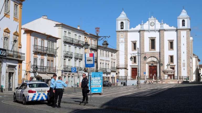 Estão infetados 29 utentes e 10 funcionários, o que representa todo o universo daquele lar