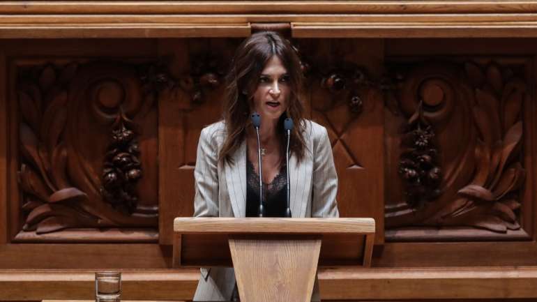 Isabel Moreira anunciou no Facebook que votará em João Ferreira nas eleições presidenciais.