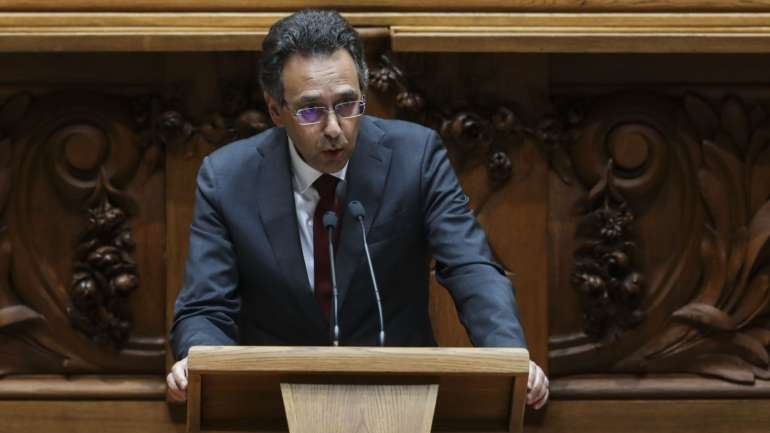 "O assunto é suficientemente grave, é suficientemente importante para a democracia portuguesa", diz Porfírio Silva