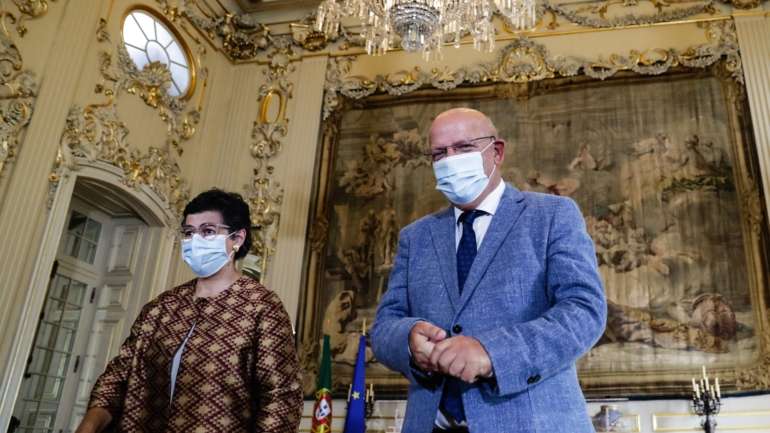 Os chefes da diplomacia de Portugal e Espanha não confirmaram o reinício das ligações ferroviárias entre Lisboa e Madrid, interrompidas desde março