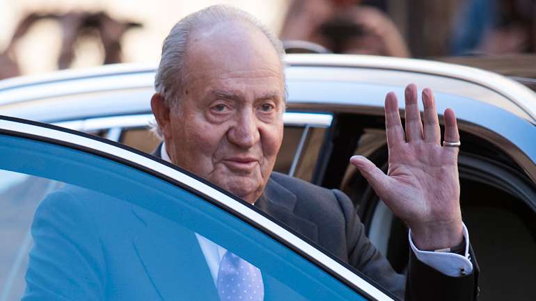 Segundo um amigo próximo, Juan Carlos &quot;está muito sozinho e sem grande coisa para fazer&quot;