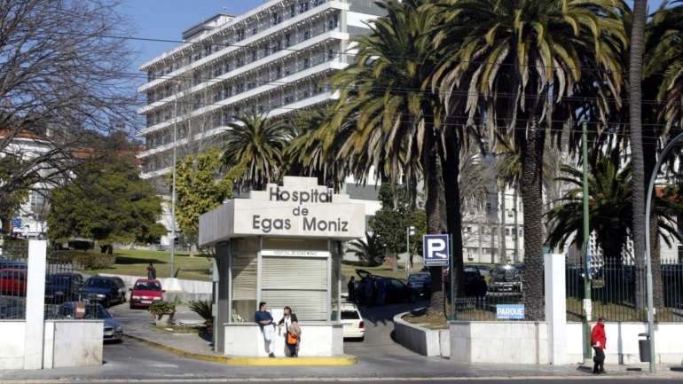 Em junho o Hospital de Egas Moniz teve um surto de SARS-C0V-2 que infetou, pelo menos, 17 pessoas