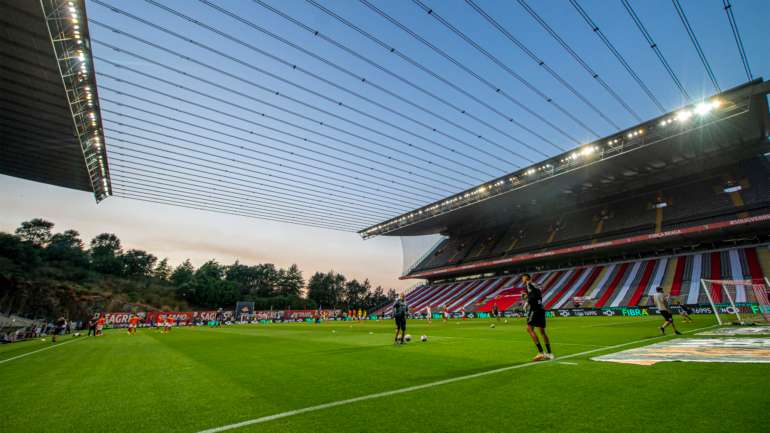Os liberais consideram que "a realidade da esmagadora maioria das organizações desportivas não é a mesma da dos clubes grandes do futebol"