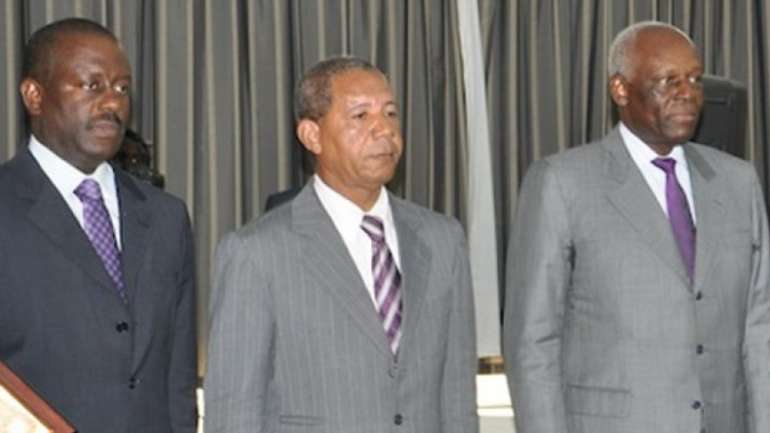 "Dino" e "Kopelipa" pertenciam ao círculo mais restrito de José Eduardo dos Santos