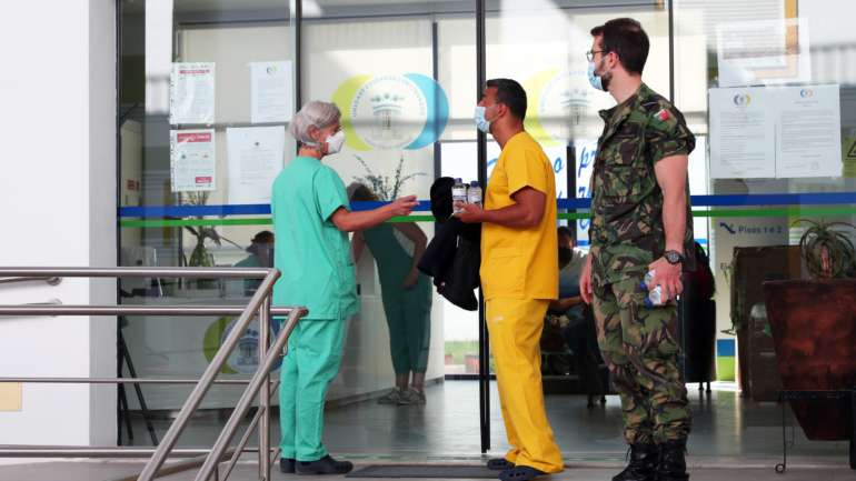 Já durante os meses de verão, várias equipas de militares dos três ramos das Forças Armadas deram formações em escolas do país