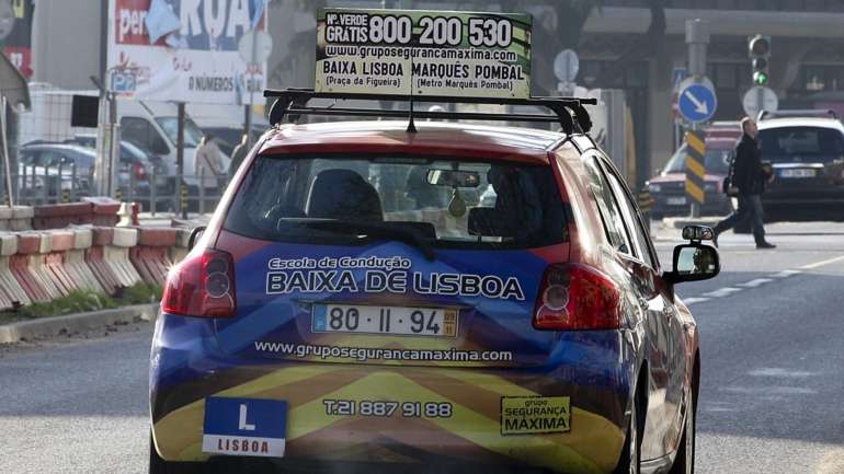 A medida aplica-se a cartas de condução de categoria B
