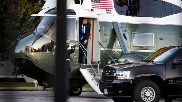 Donald Trump chegou esta tarde (noite em Portugal) ao hospital, onde ficará na suite presidencial