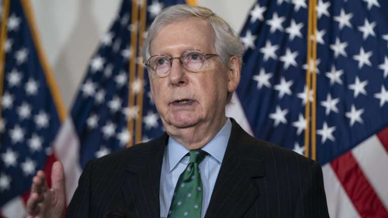 Mitch McConnell, afirmou este sábado, que, apesar deste adiamento do trabalho legislativo, as audições para a nomeação de Amy Coney Barrett para o Supremo Tribunal mantêm-se.