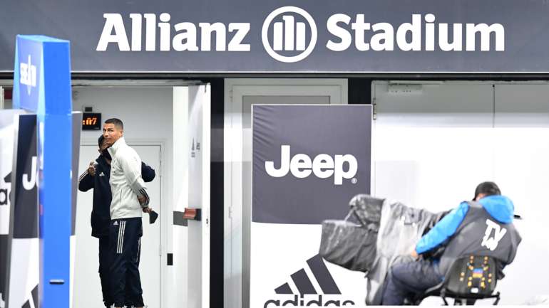 Ronaldo e companhia ainda se deslocaram ao estádio, esperaram os 45 minutos regulamentares e voltaram ao centro de estágios