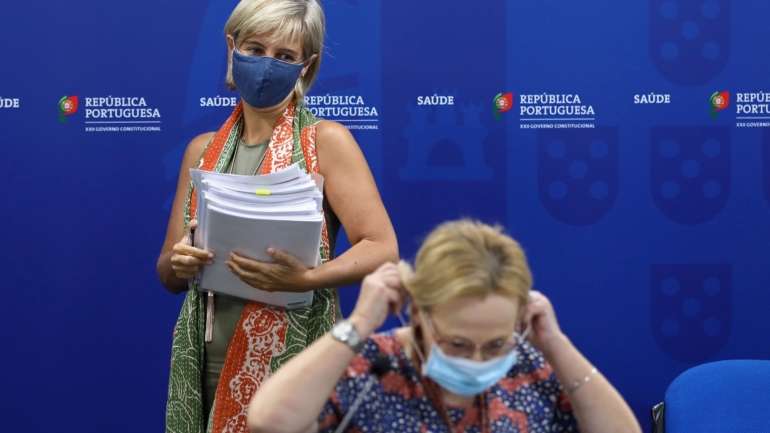 A diretora-geral da Saúde, Graça Freitas, lembra que a Covid-19 também pode afetar os mais novos