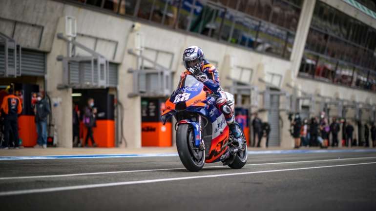 Miguel Oliveira teve uma grande terceira sessão de treinos livres mas perdeu de seguida duas motos de forma quase consecutiva