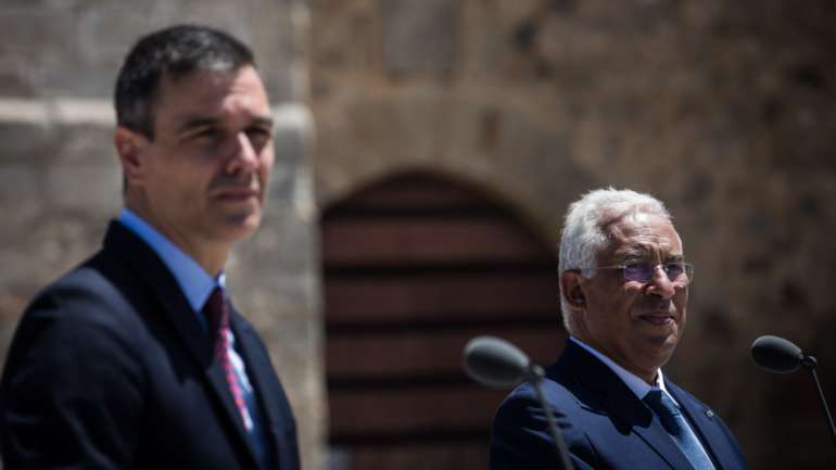 Tanto um líder político como o outro indicaram que “não se justifica” ponderar um novo fecho das fronteiras.