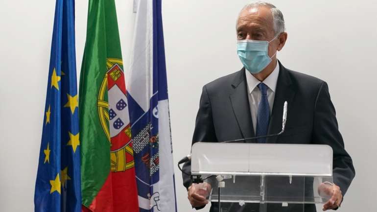 De uma forma cívica o que as pessoas têm de saber é adotar as precauções compatíveis com a atividade que desenvolvem em situações em que o risco é maior", disse o Presidente