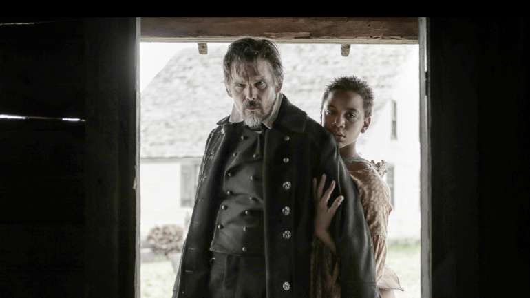 Ethan Hawke, além de produtor e ideólogo desta adaptação, é o protagonista, no papel de John Brown. Joshua Caleb Johnson é Henry Shackleford (ou Little Onion)