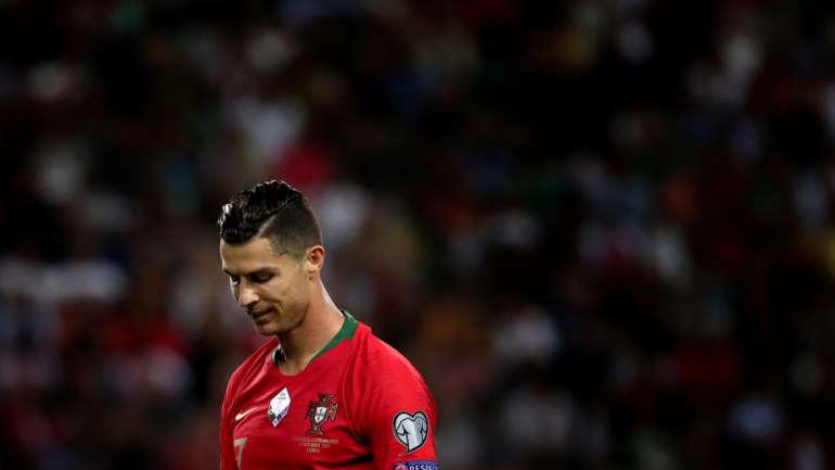 "É altamente improvável que Cristiano Ronaldo tenha problemas, mas não quer dizer que não seja possível", diz o infecciologista Jaime Nina