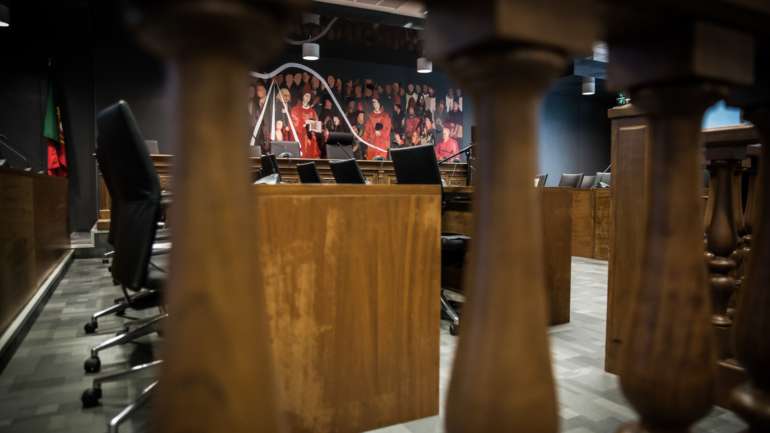 O Tribunal da Relação de Lisboa afirma que o confinamento obrigatório não pode ser decretado fora do estado de emergência