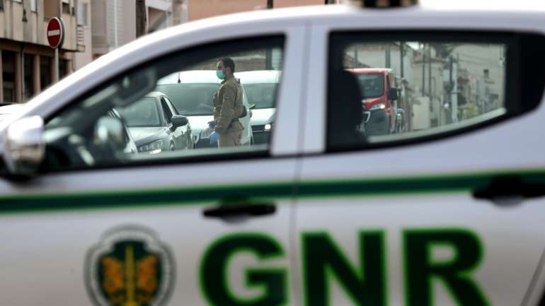 O arguido insultou e ameaçou dois militares da GNR que foram chamados ao local