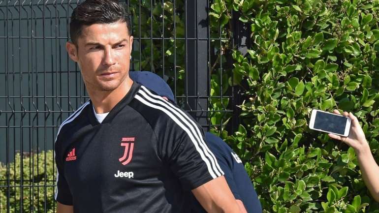 Ronaldo continuou a transmissão, garantindo que vai manter o contacto noutros vídeos nos próximos dias, para dar conta do seu estado de saúde