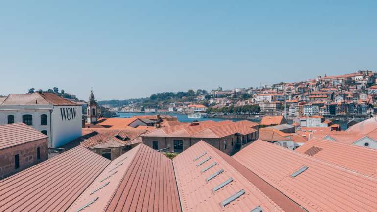 O concelho de Vila Nova de Gaia, distrito do Porto, de acordo com o boletim epidemiológico da Direção Geral da Saúde (DGS) de segunda-feira, regista 2.589 casos de infeção