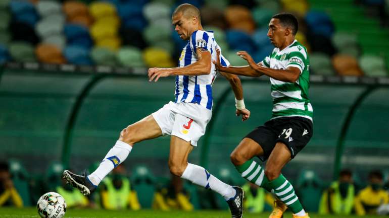 O central português assumiu a braçadeira de capitão na sequência da saída de Danilo para o PSG