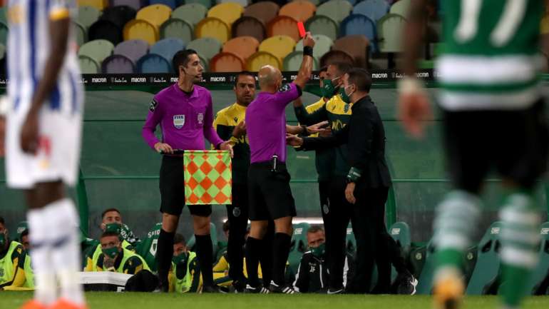 O técnico leonino foi expulso no final da primeira parte, na sequência do lance entre Zaidu e Pedro Gonçalves