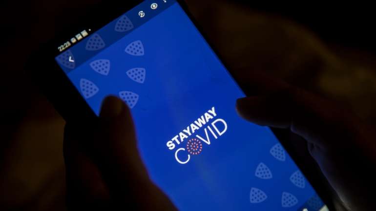 O Governo quer obrigar a população a usar máscara na via pública e a utilizar a Stayaway Covid em contexto laboral, escolar, académico