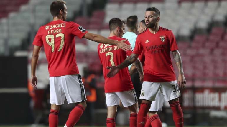 Os clubes portugueses defrontam o Lech Poznan e o AEK Atenas já esta quinta-feira.