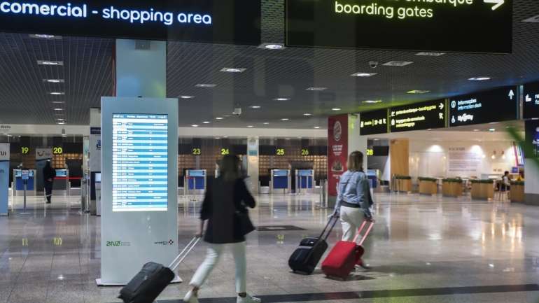 A DREM especifica que o movimento de passageiros nos aeroportos da Região Autónoma da Madeira aumentou 17,4% no tráfego internacional (3,179 milhões) e 5,4% no segmento doméstico (2,474 milhões)