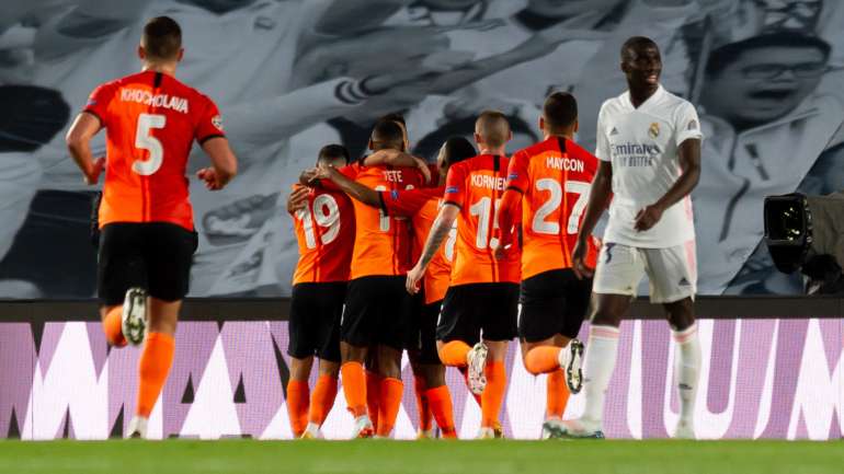 Tetê, Solomón, Marlos e Dentinho deram festival na primeira parte em Madrid, passando o jogo de 0-0 para 0-3 em menos de 15 minutos antes do intervalo