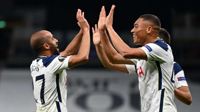 Carlos Vinicius já tinha ameaçado a baliza dos austríacos de cabeça e fez a assistência para Lucas Moura inaugurar o marcador frente ao LASK Linz