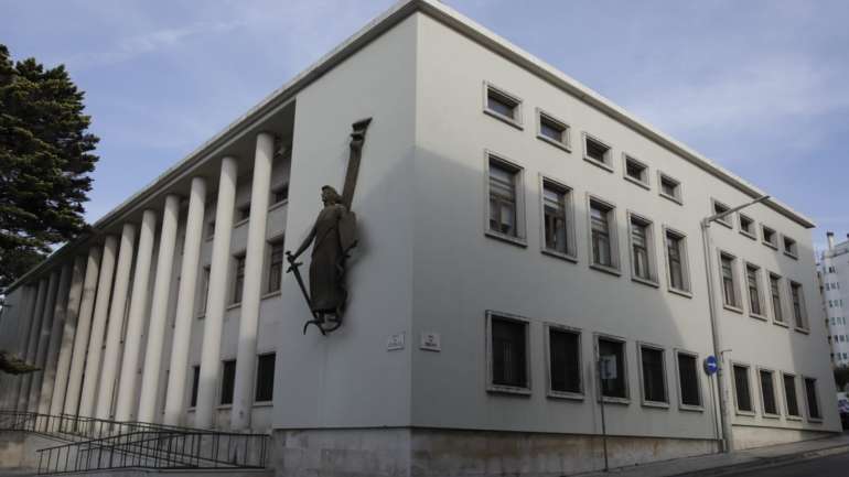 O juiz do Tribunal Judicial de Leiria determinou aos arguidos a prisão preventiva