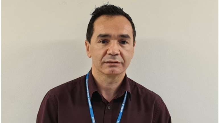 Maciel Vinagre, de 45 anos, natural de São Vicente, foi um dos trabalhadores do serviço de saúde público britânico reconhecido na lista deste ano de condecorações pelo aniversário da Rainha