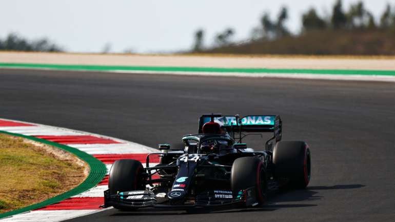 O piloto da Mercedes ficou sempre atrás de Bottas nos treinos livres mas acabou por sair na frente na última ronda de qualificação