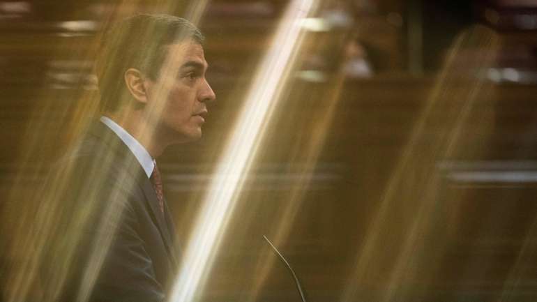 "O Governo não tem intenção de estar nem mais um dia, nem menos um dia do que o necessário com o estado de emergência", afirmou Pedro Sánchez