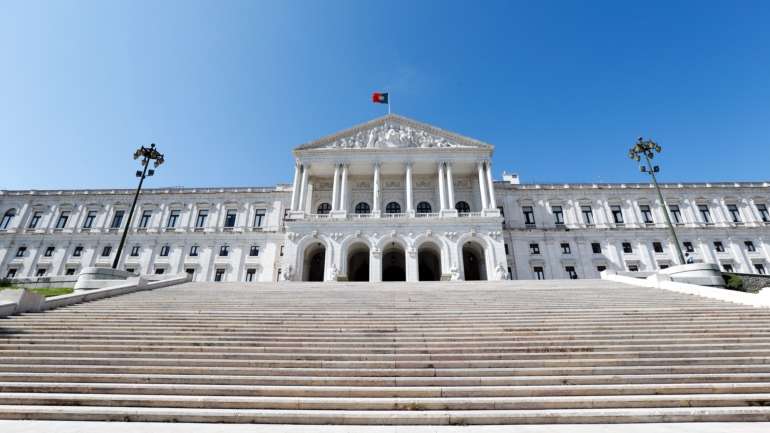 A ECFP é um órgão independente que funciona junto do Tribunal Constitucional e tem como objetivo "a apreciação e fiscalização das contas dos partidos políticos e das campanhas eleitorais"